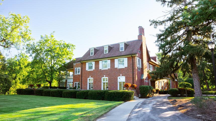 Exterior photo of Glen Rowan House